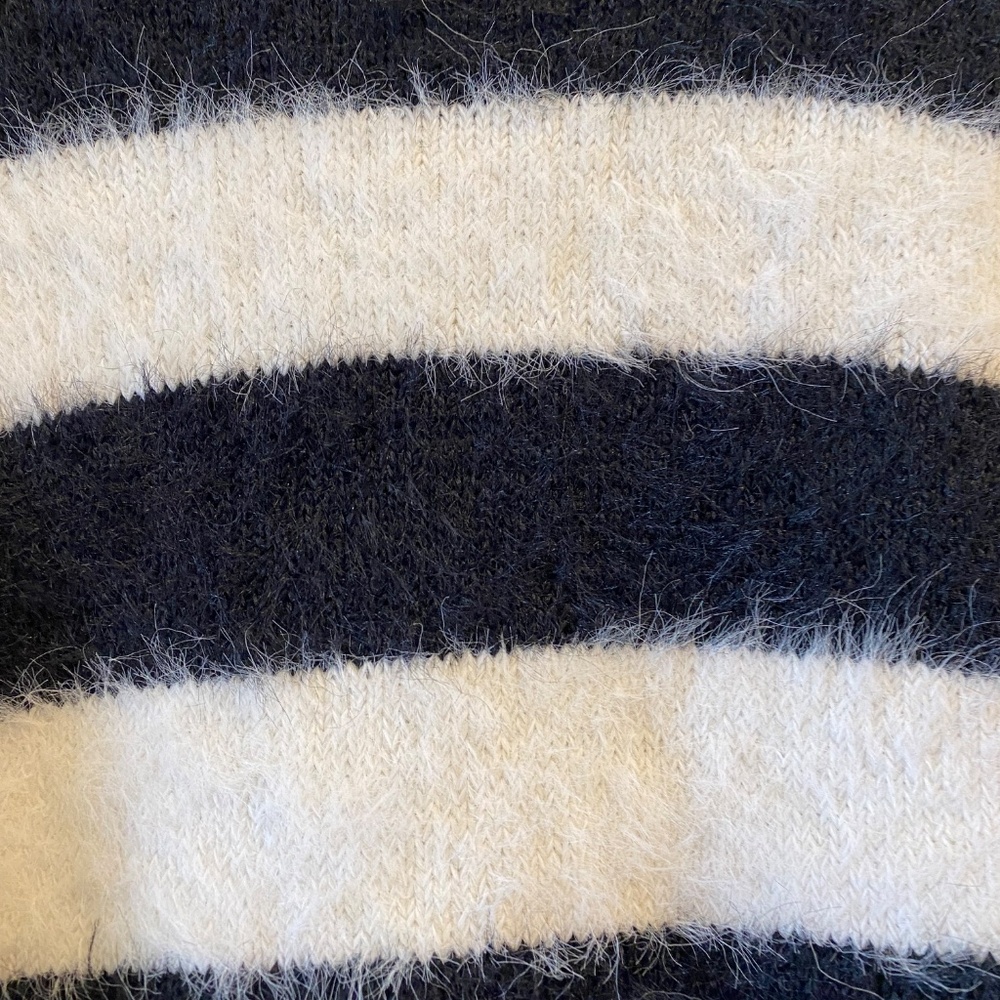 A New Day XS sweater - Picture 3 of 5